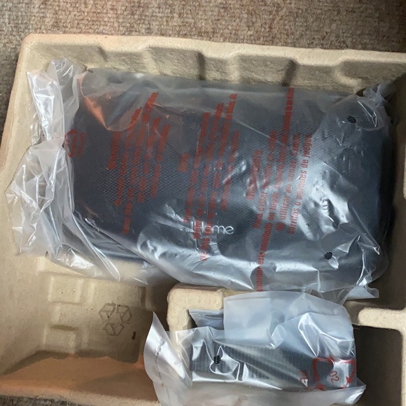 Ihome speaker for iPhone 4 BRAND NEW - Picture 2 of 5